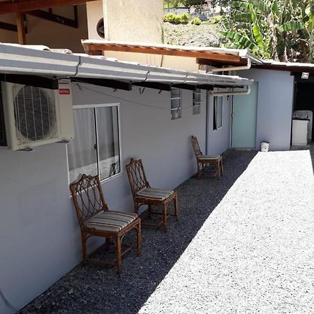 Appartamento Pouse Bem Blumenau Esterno foto